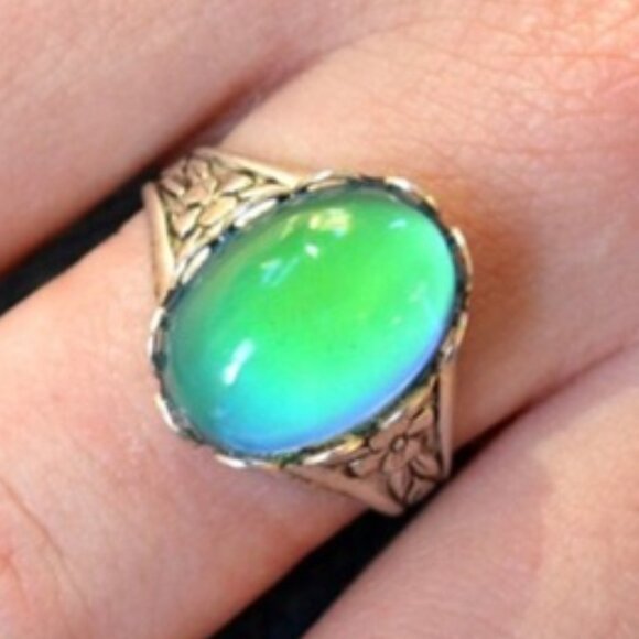 Vintage Flower Design - Boho Style Mood Stone - Color Changing Ring Stainless - Picture 2 of 6